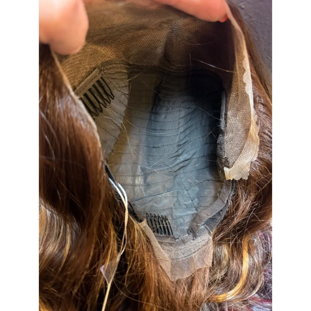 Brown highlighted wavy wig